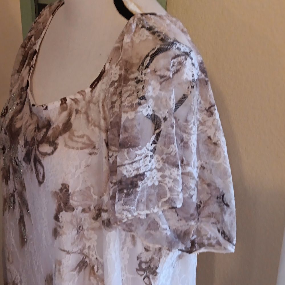 Bundle of TWO Roz & Ali Dressy Tops - Picture 7 of 16